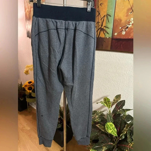 Lululemon athletica gray/black pull string jogger women’s size 6 - Picture 2 of 7